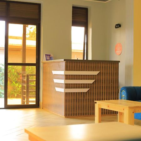 Golden Suites Hotel Entebbe Zewnętrze zdjęcie