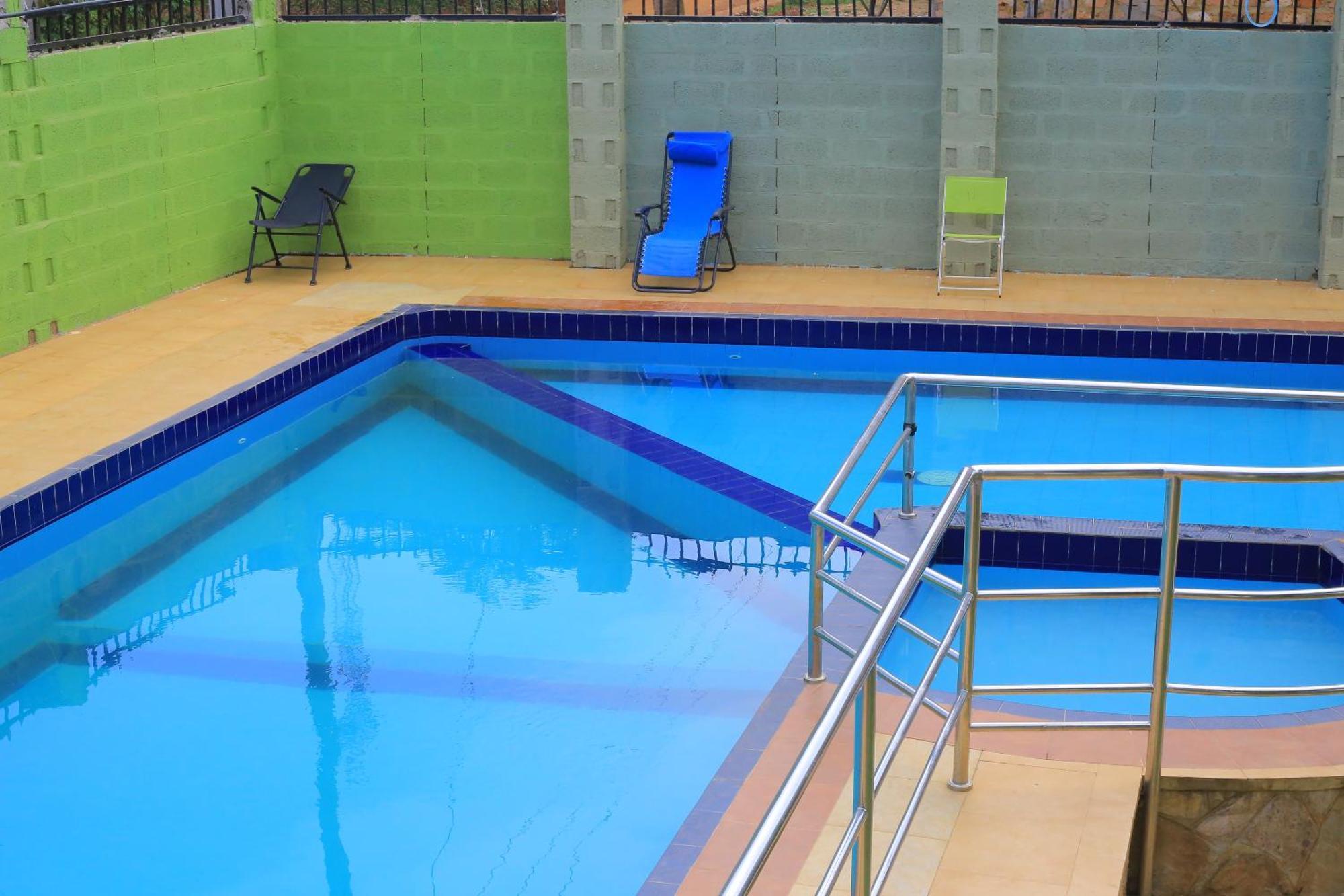 Golden Suites Hotel Entebbe Zewnętrze zdjęcie