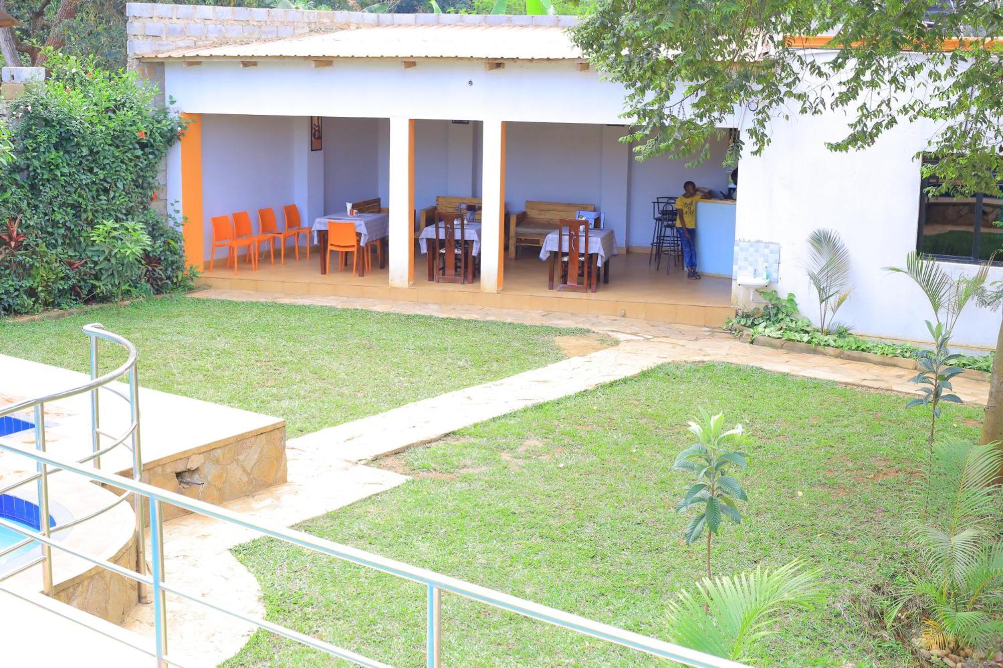 Golden Suites Hotel Entebbe Zewnętrze zdjęcie