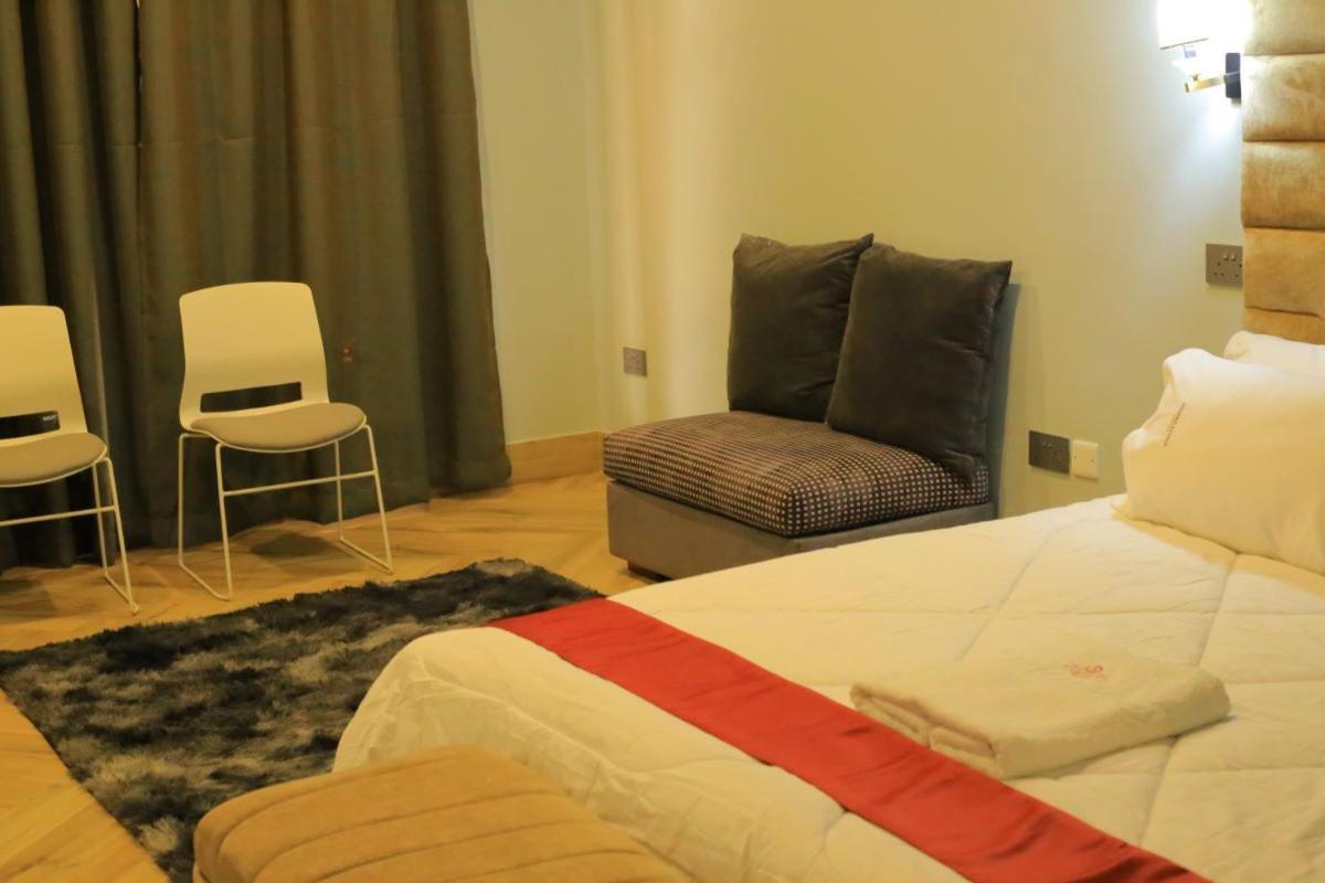 Golden Suites Hotel Entebbe Zewnętrze zdjęcie